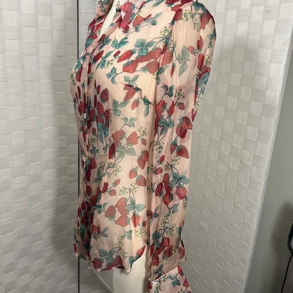 Dolce and Ganbana silk button down blouse with strawberry pattern NWT (Vintage) - Picture 7 of 16